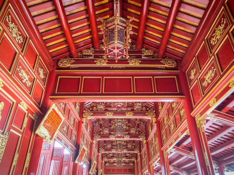 red ceiling inside a corridor