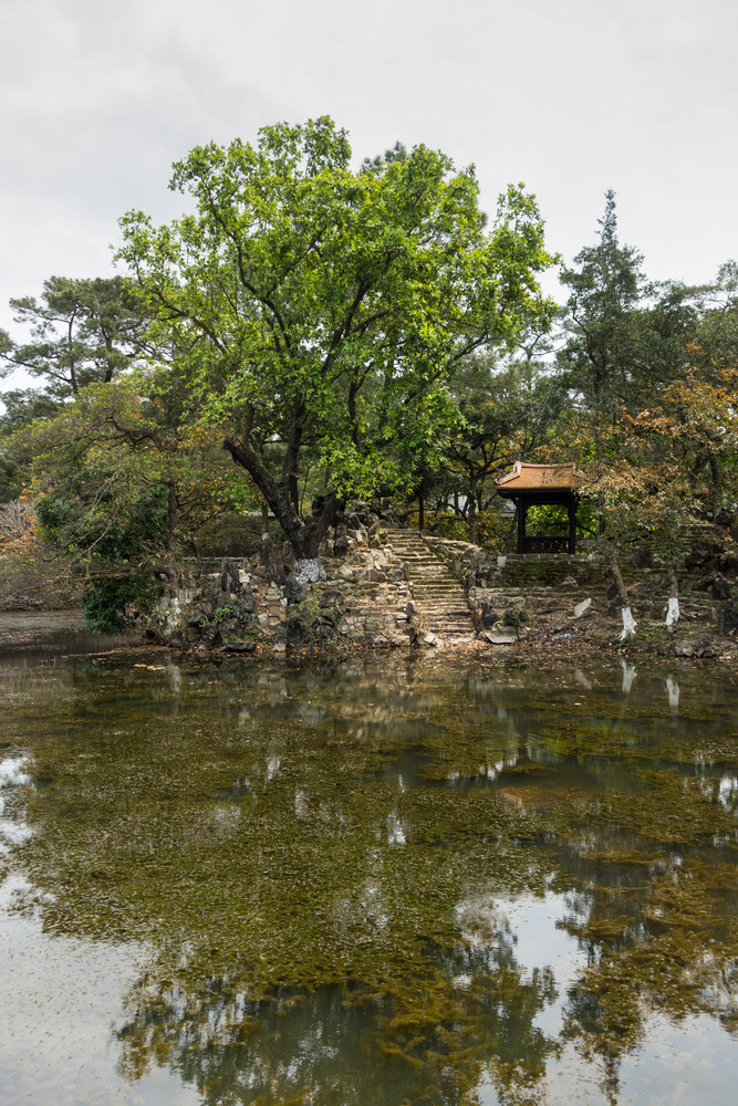 lake on the tomb grounds