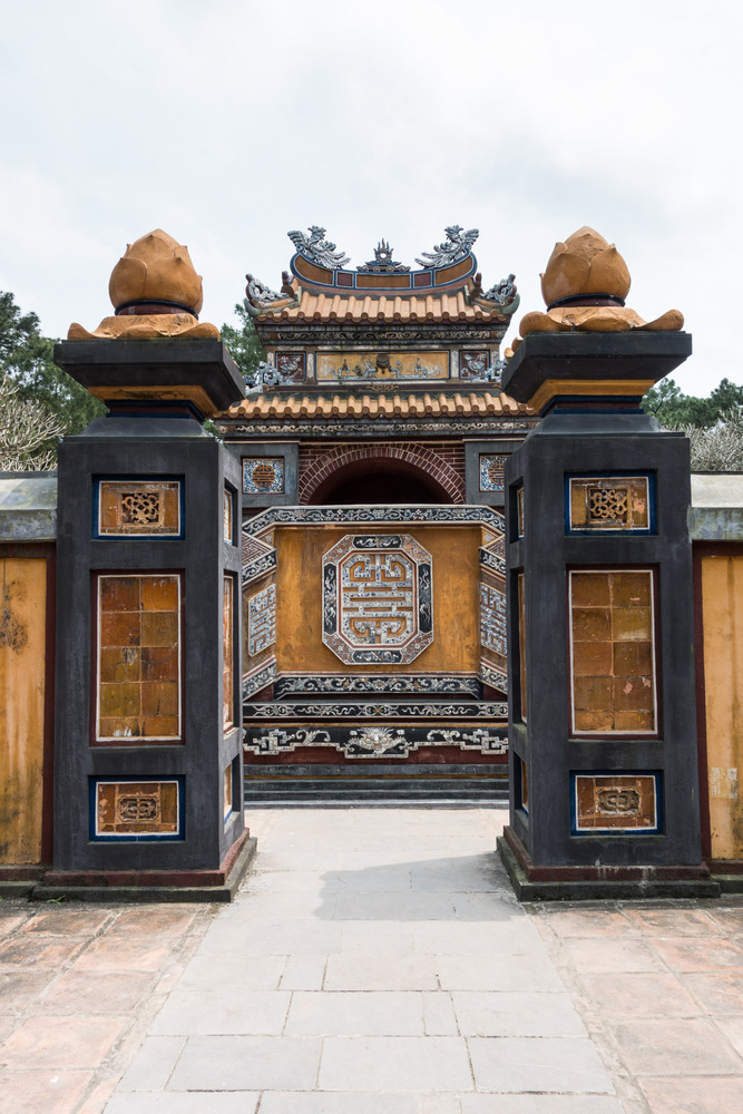 Tự Dức's wife's tomb