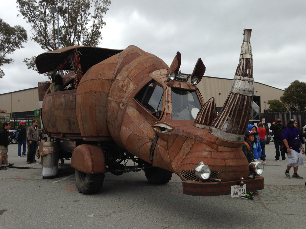 metal rhino car