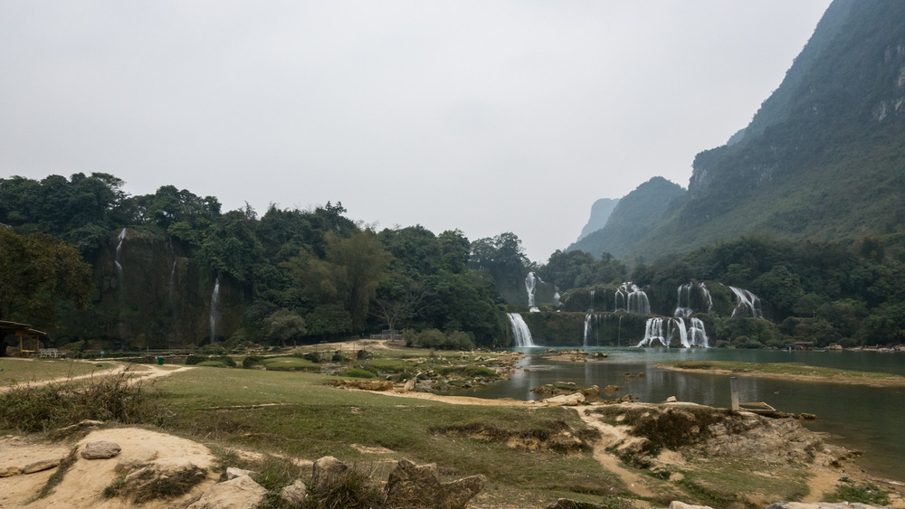 Bản Giốc, seen from afar