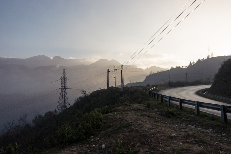 the approach to Tram Ton Pass, with a view of Fansipan