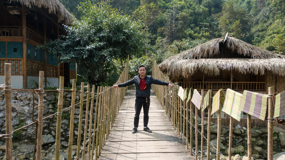 our guide, Sử