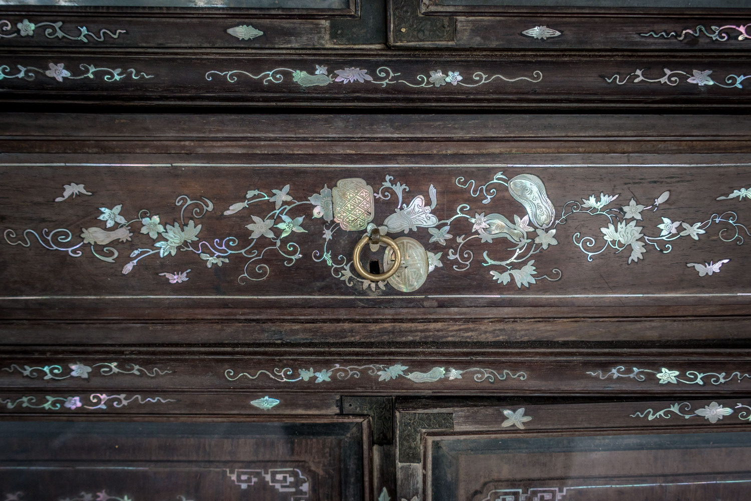 Cabinet inlay