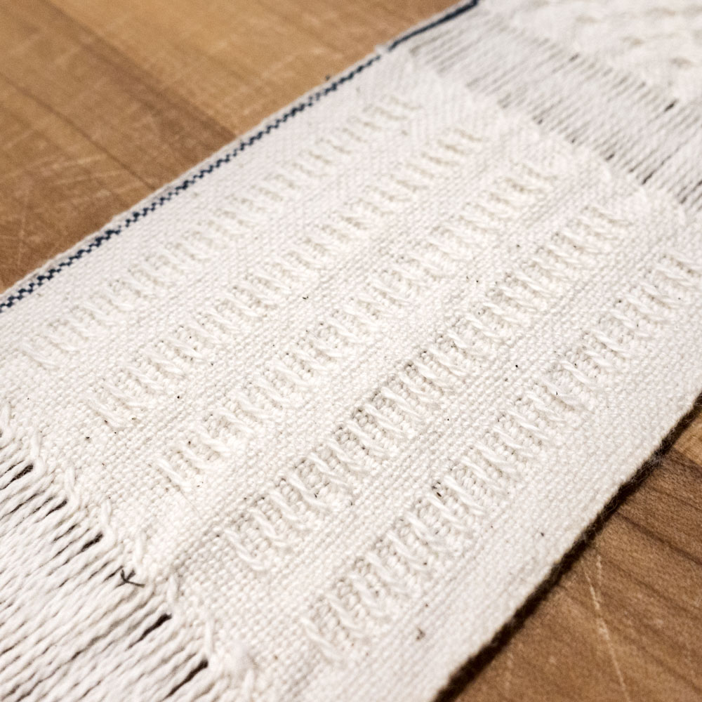 Exploratory weaving sampler